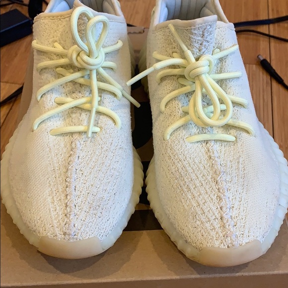 Yeezy 350 v2 butter - Picture 2 of 7